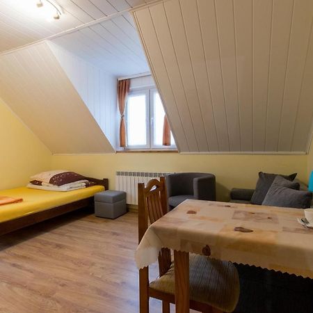 Dworek Julia - Klimatyzowane Komfortowe Pokoje Nad Solina - Bieszczady Polańczyk Exterior foto